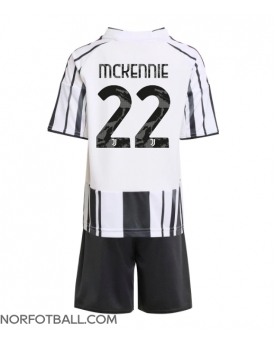 Billige Fotballdrakt Juventus Weston McKennie #22 Replika Hjemmedraktsett Barn 2025-26 Kortermet (med bukser)